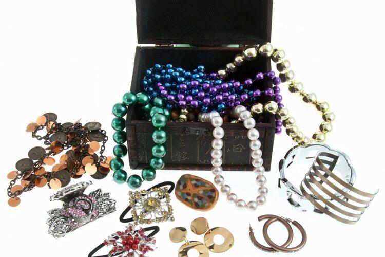 Jewelry,Box,Chest,For,Valuable,Pieces,Of,Gold,And,Silver